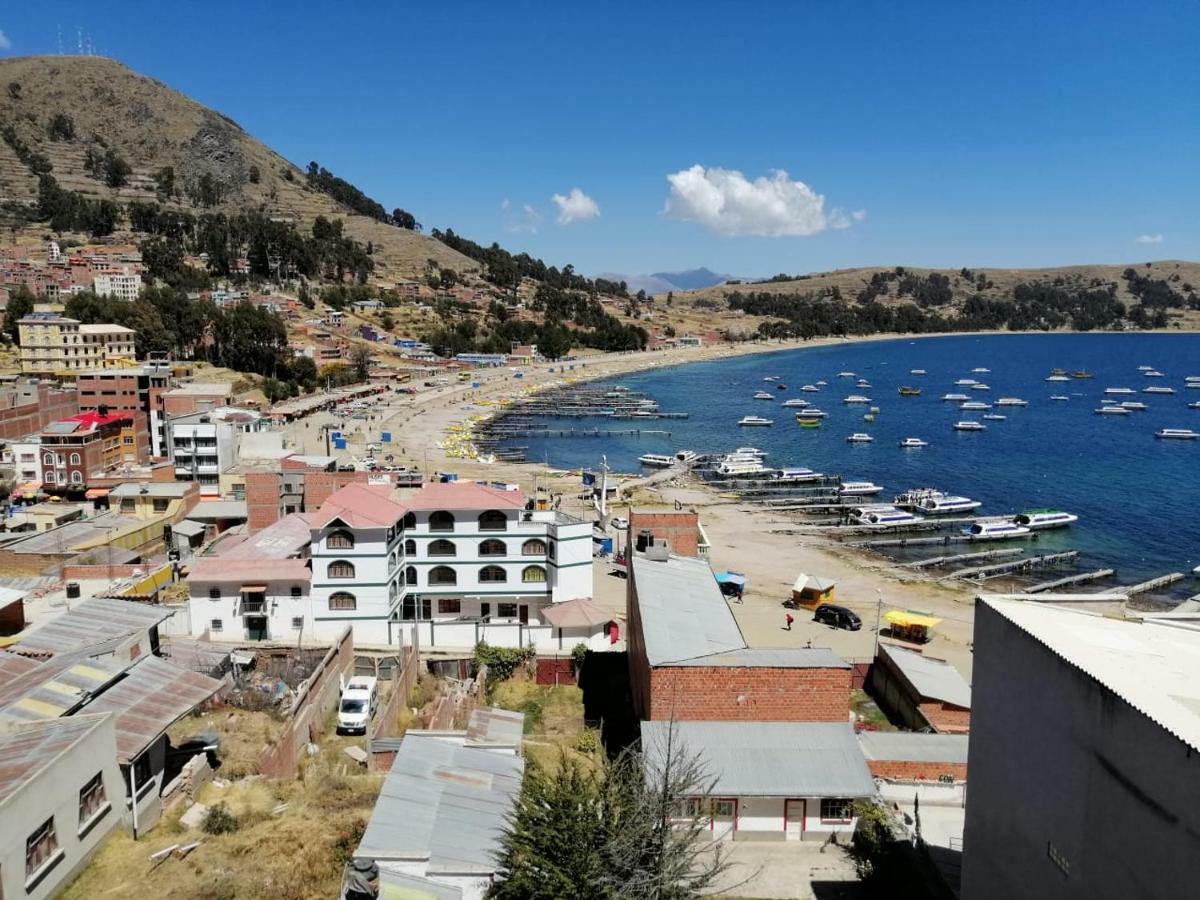 ホテル Estrella Del Lago コパカバーナ エクステリア 写真