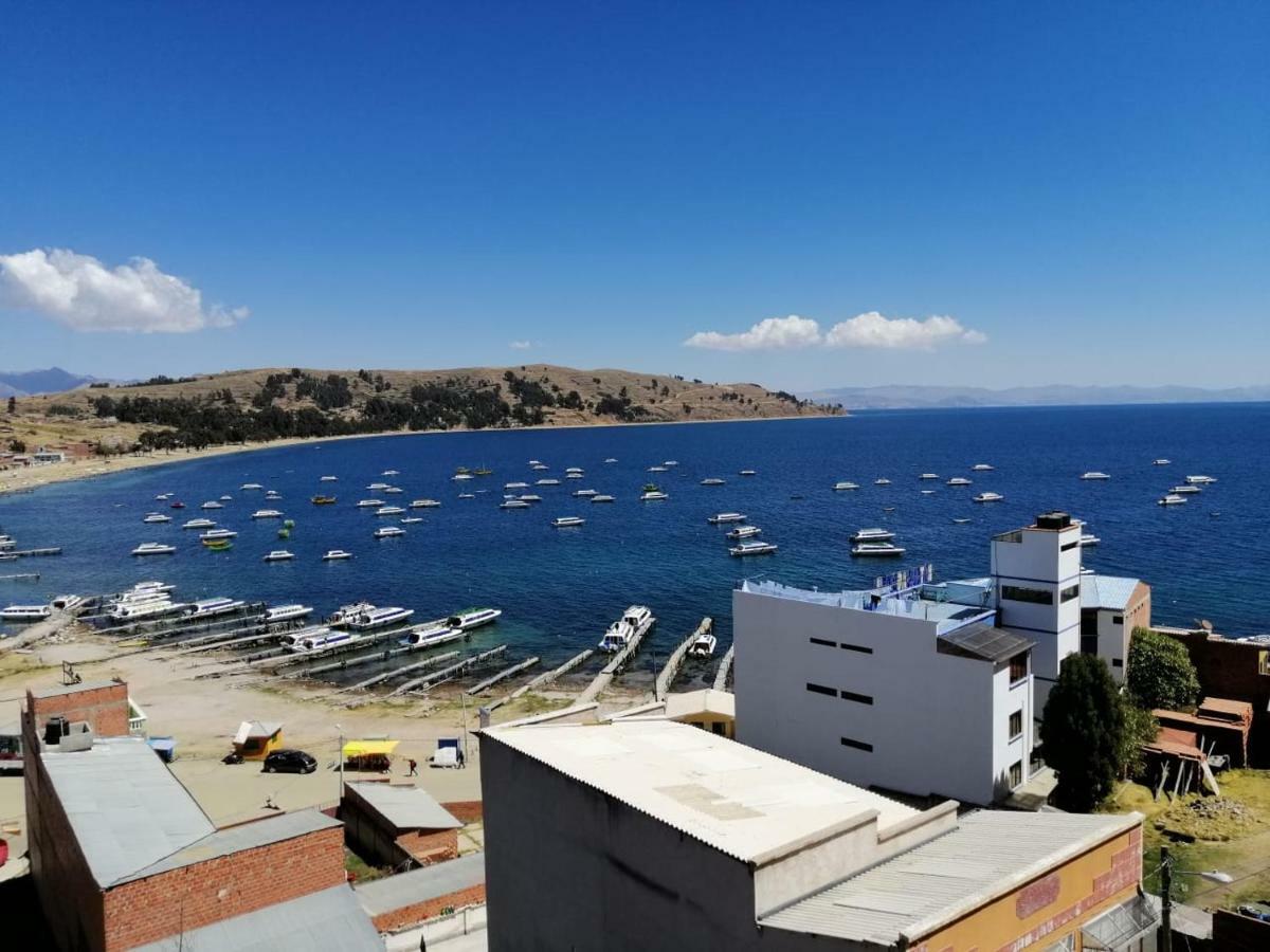 ホテル Estrella Del Lago コパカバーナ エクステリア 写真